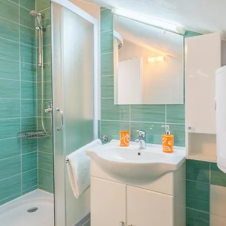 Simi- With Seaview Apartment Milna (Brac)