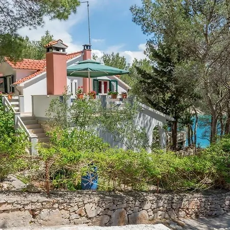 Apartment Simi- With Seaview Milna (Brac)